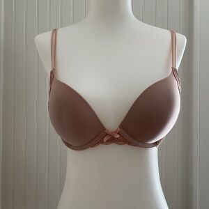 Victoria’s Secret Dream Angels Smooth and Lace Push-Up Bra